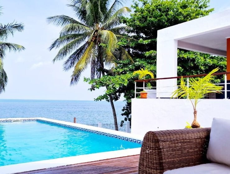 Beachfront Villa with Ocean Views